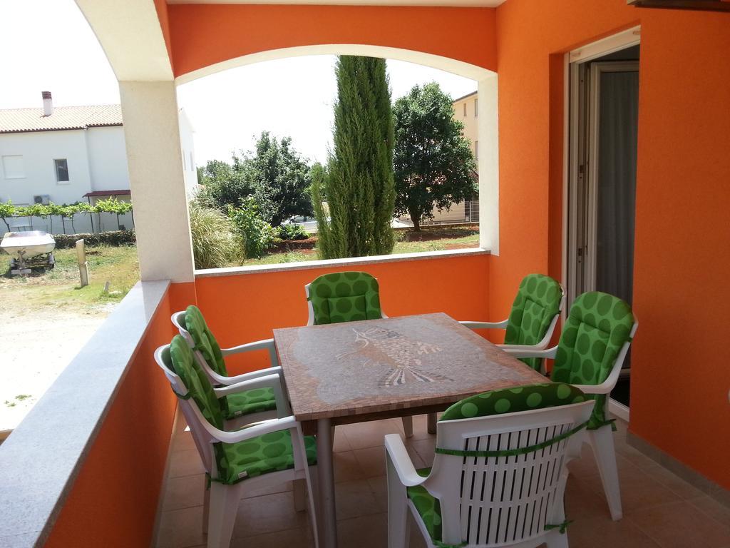 Bluegum Apartments Лижнян Номер фото